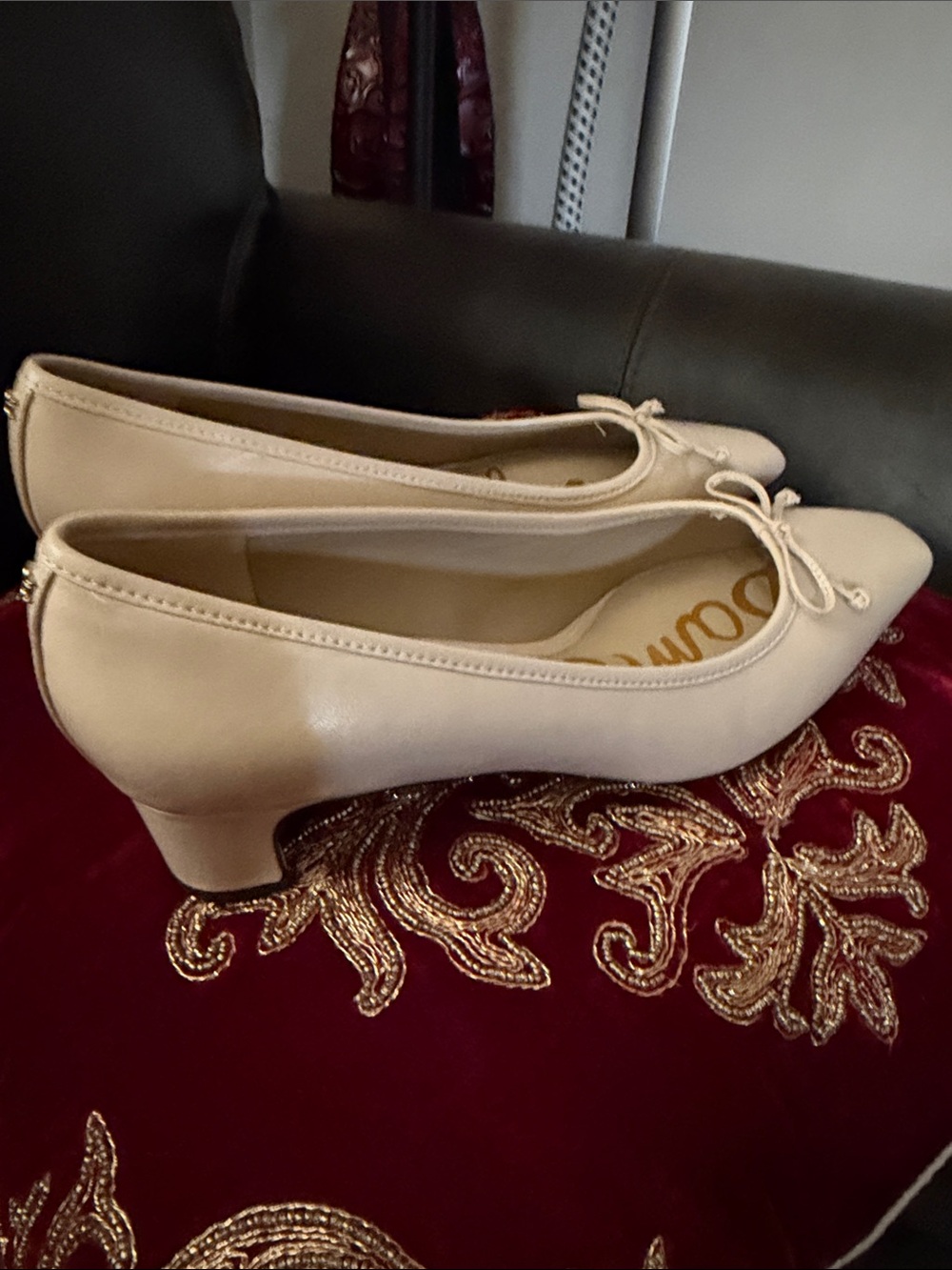 Sam Edelman Classic Women's Beige Low-Heel Ballet Pumps with Bow. NWOT - Picture 2 of 2
